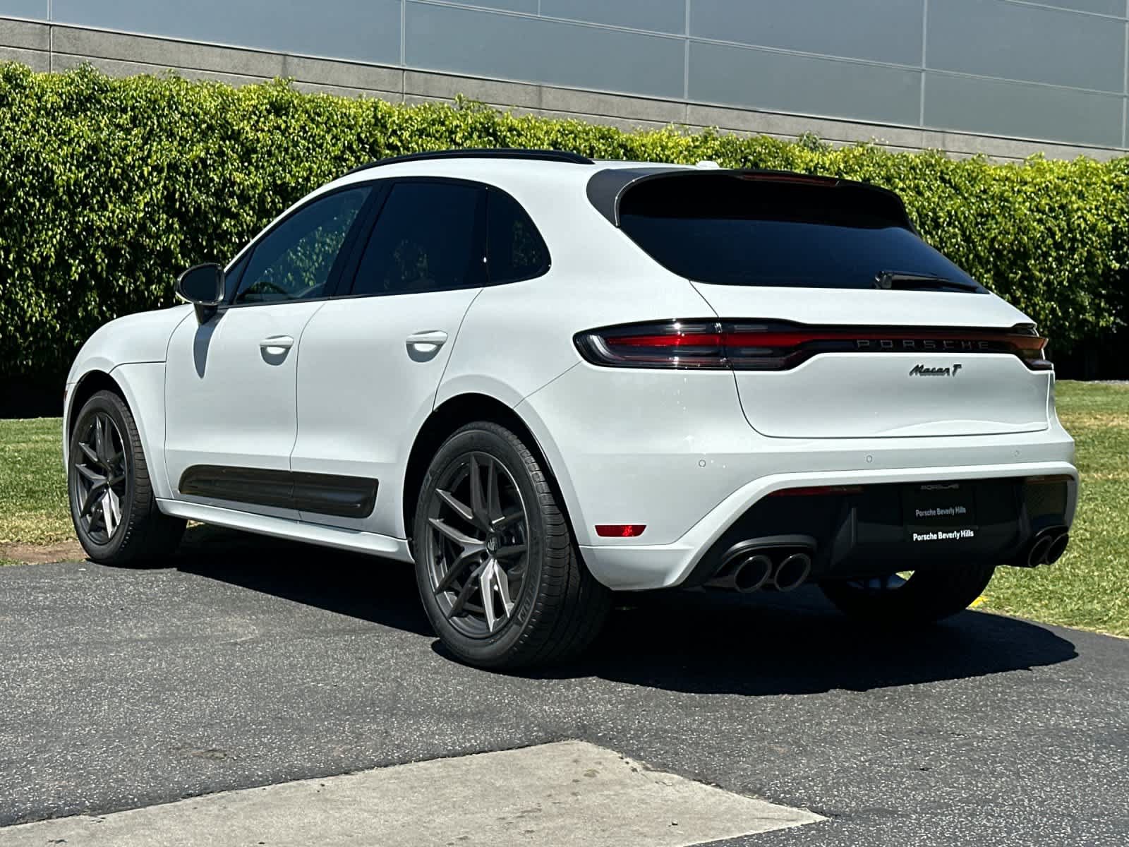 New 2026 Porsche Macan AWD/4WD image 3