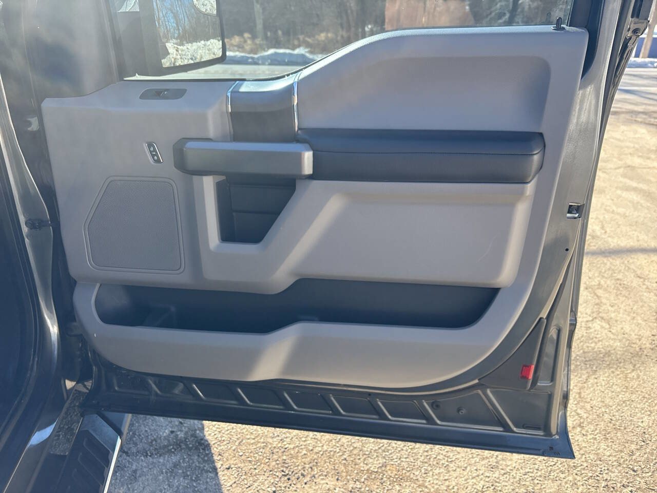 Used 2016 Ford F150 XLT w/ Equipment Group 301A Mid image 24