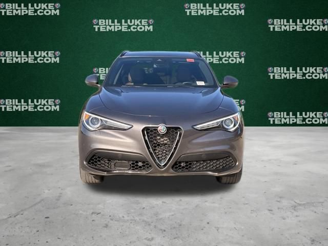 Used 2023 Alfa Romeo Stelvio Ti AWD/4WD image 4