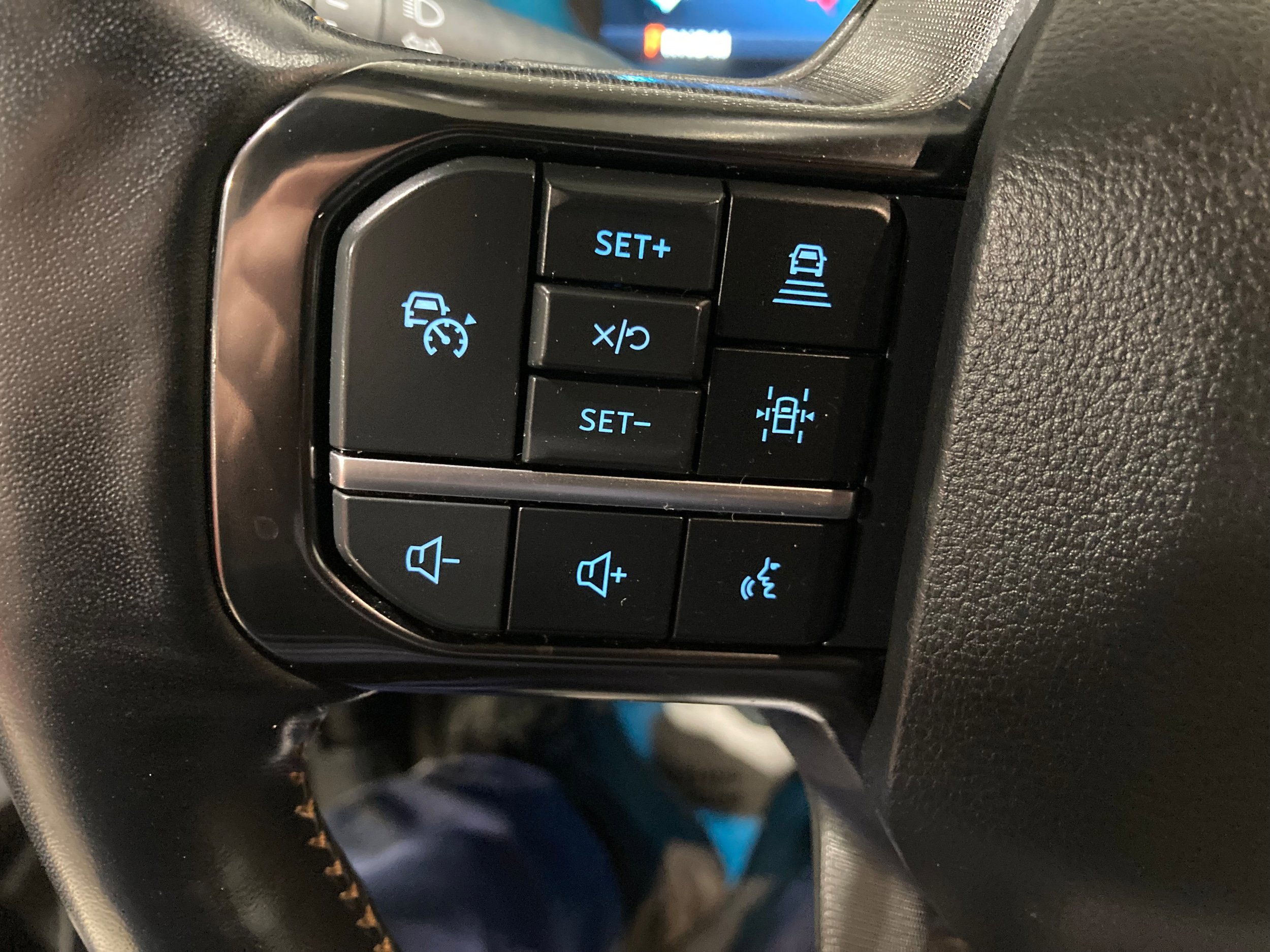 Used 2023 Ford F350 Platinum AWD/4WD image 29