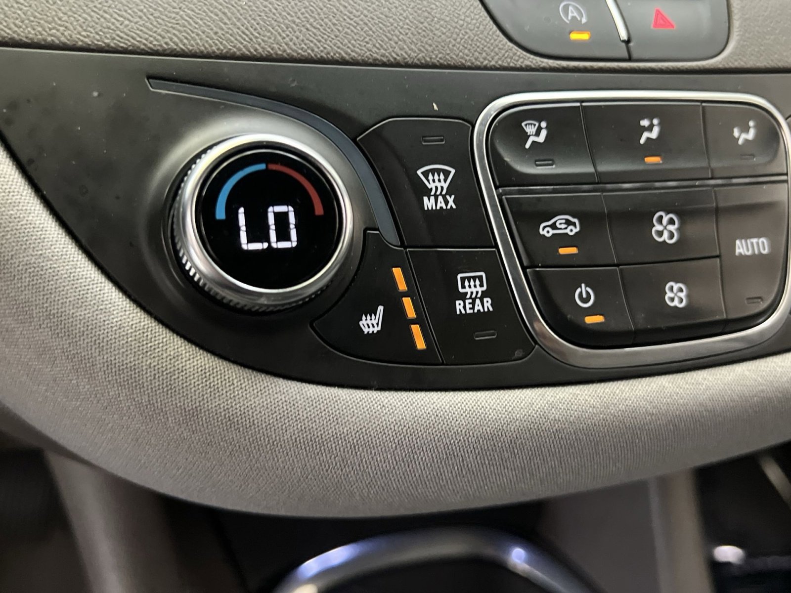 Used 2022 Chevrolet Malibu LT FWD image 30