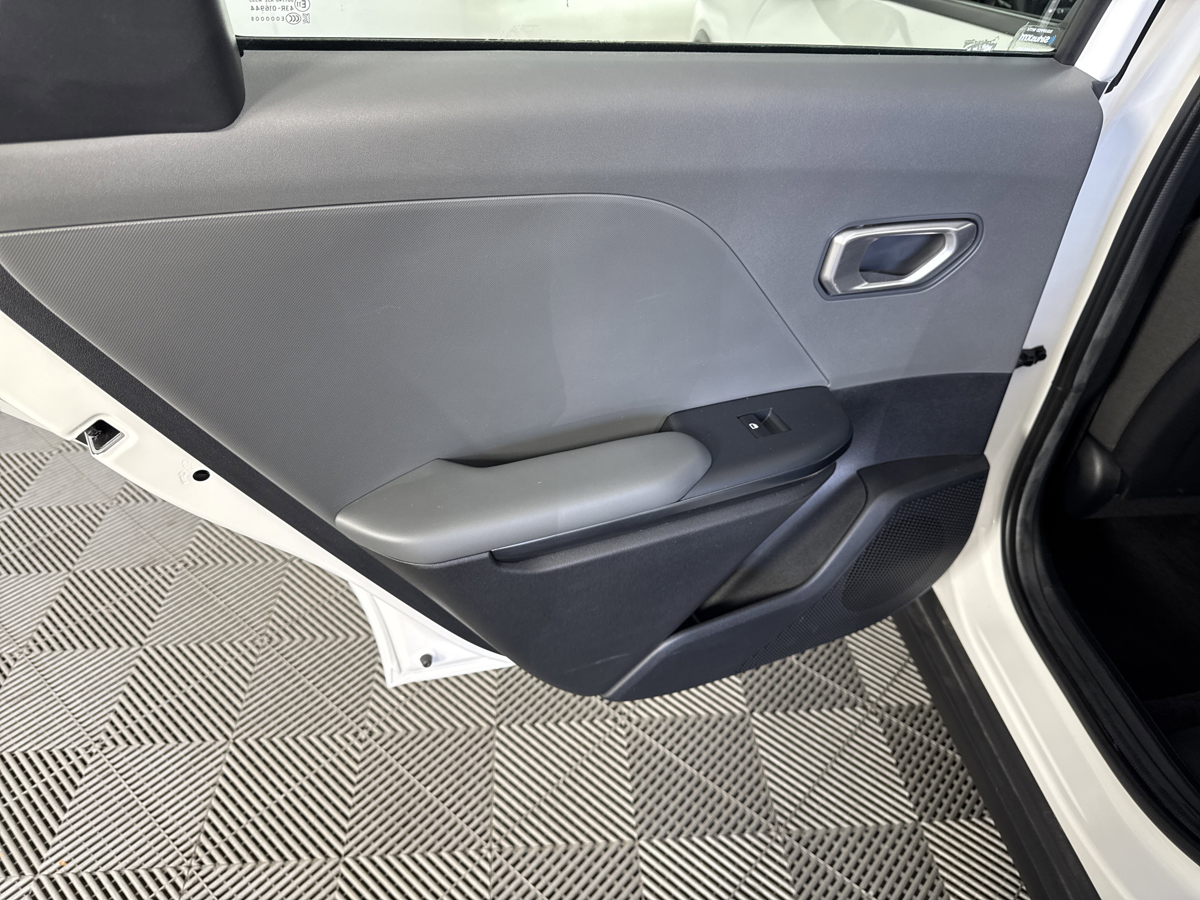 Used 2025 Kia K4 LXS FWD image 16