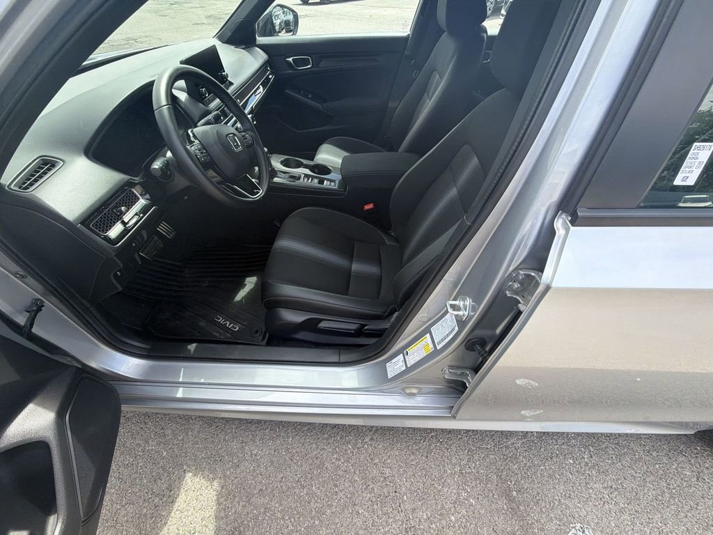 Used 2025 Honda Civic Sport image 12