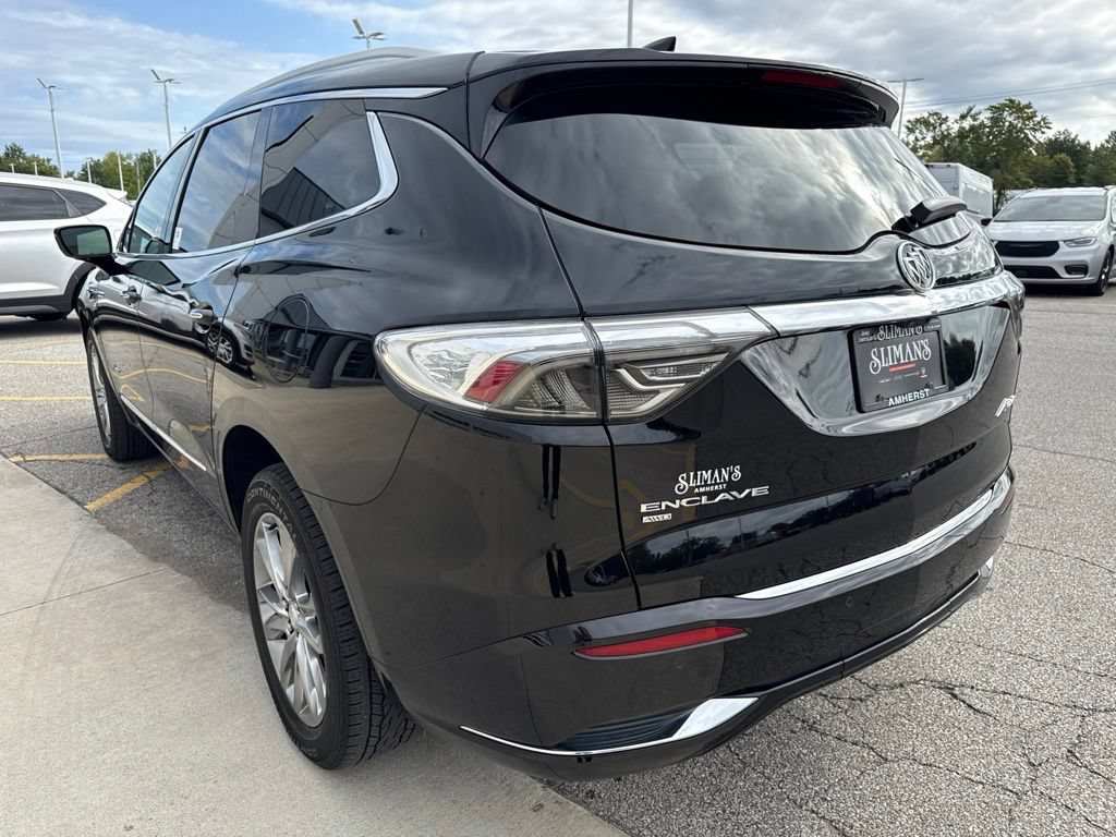 Used 2022 Buick Enclave Avenir w/ Avenir Technology Package AWD/4WD image 7