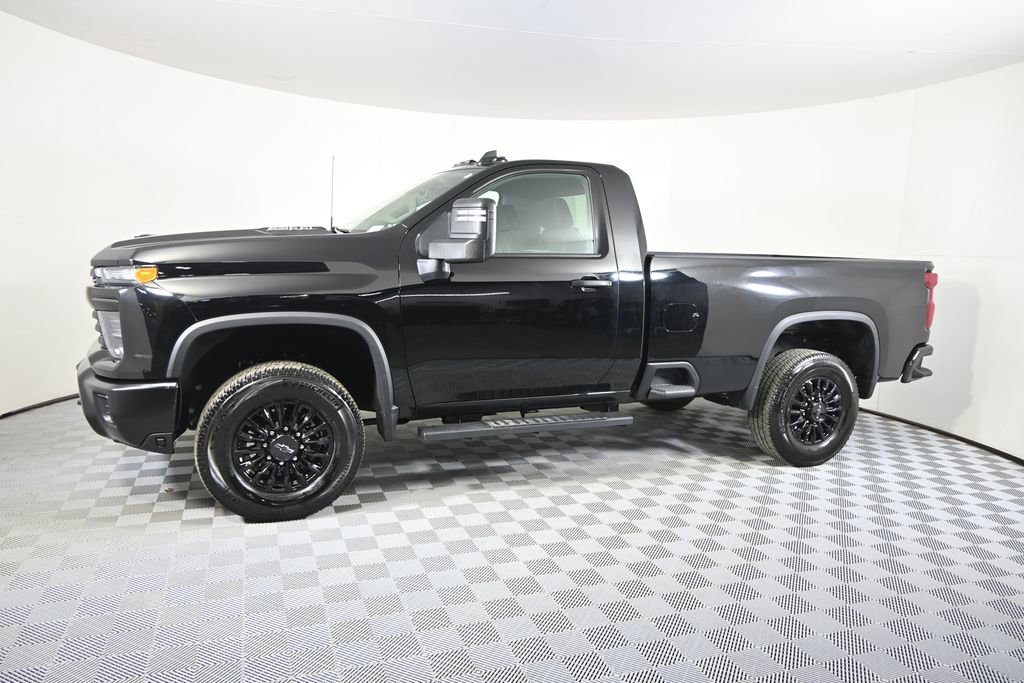 Used 2025 Chevrolet Silverado 3500 W/T image 2