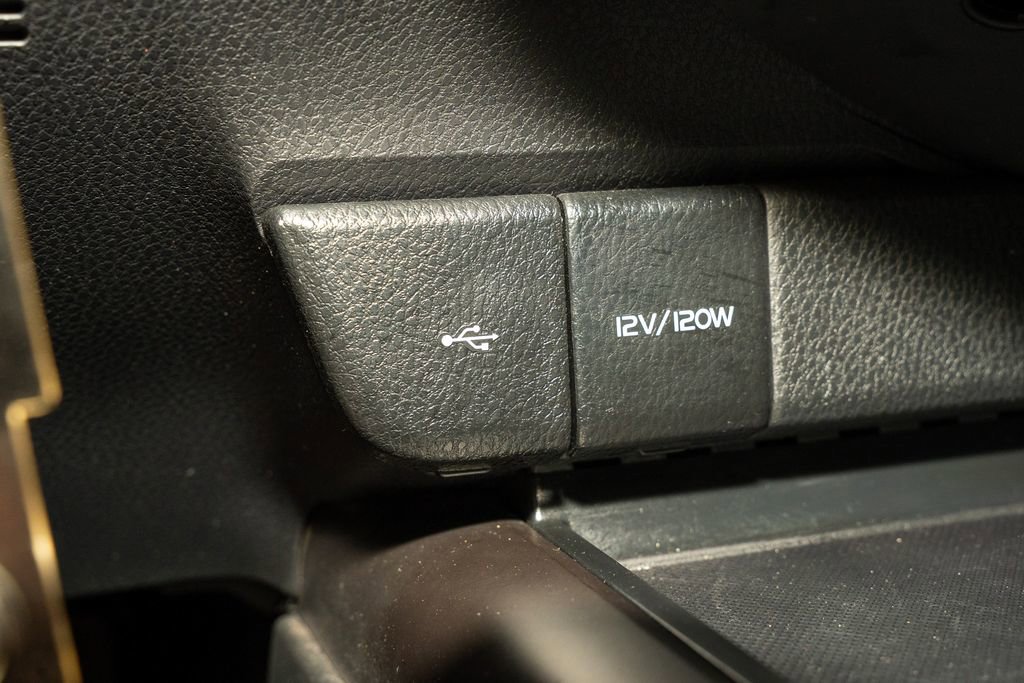 Used 2024 Toyota Camry SE image 13