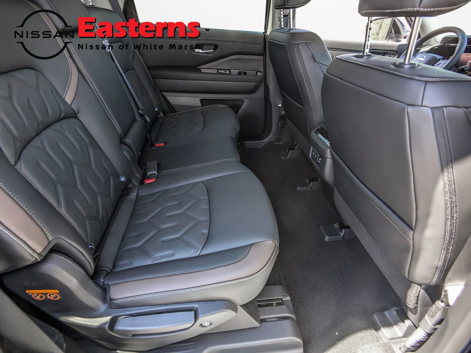 New 2026 Nissan Pathfinder Platinum image 25