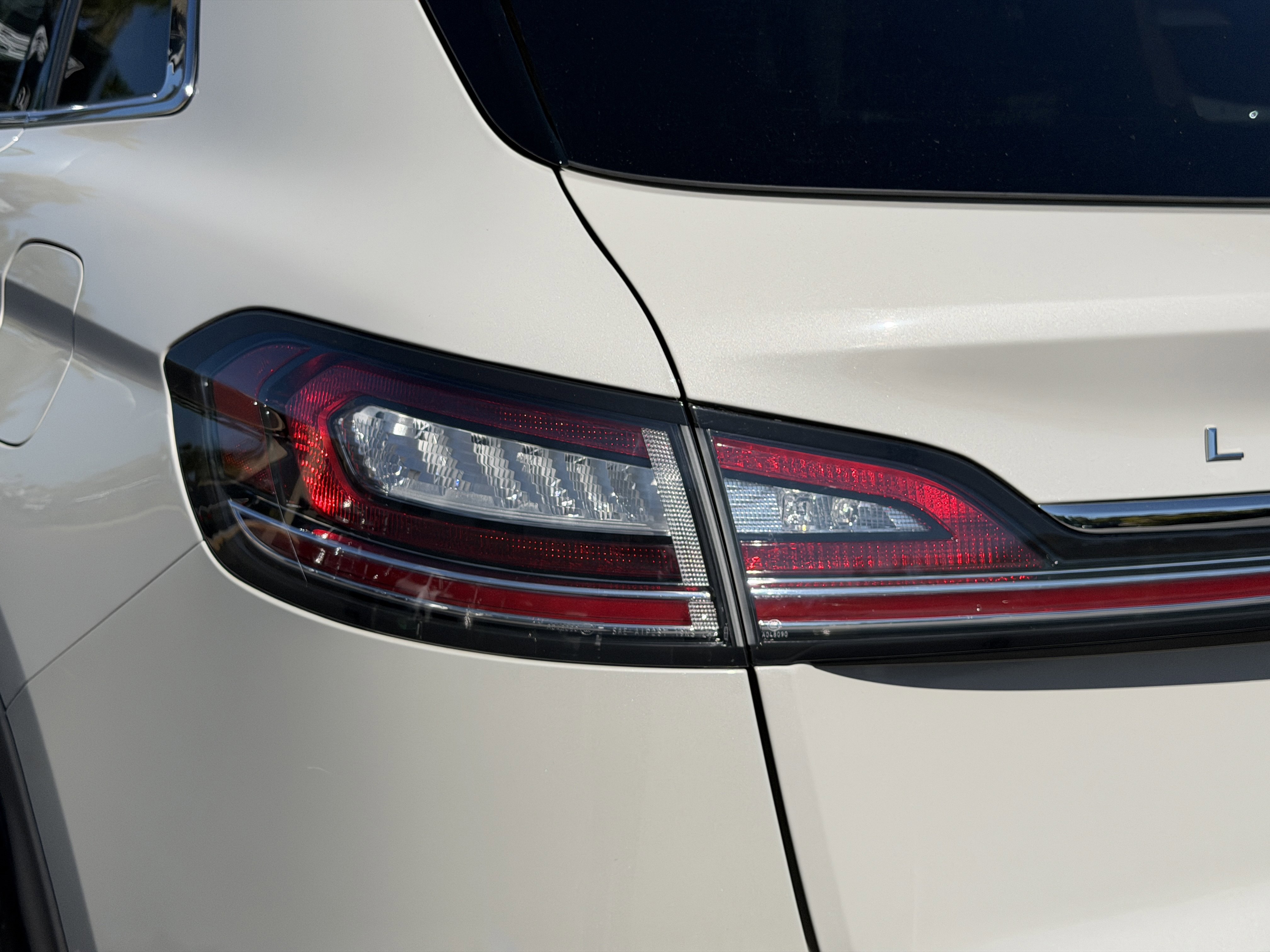 Used 2021 Lincoln Nautilus Reserve w/ Equipment Group 201A image 9