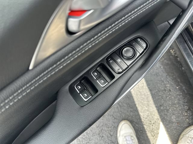 Used 2022 Kia Stinger GT1 AWD/4WD image 17