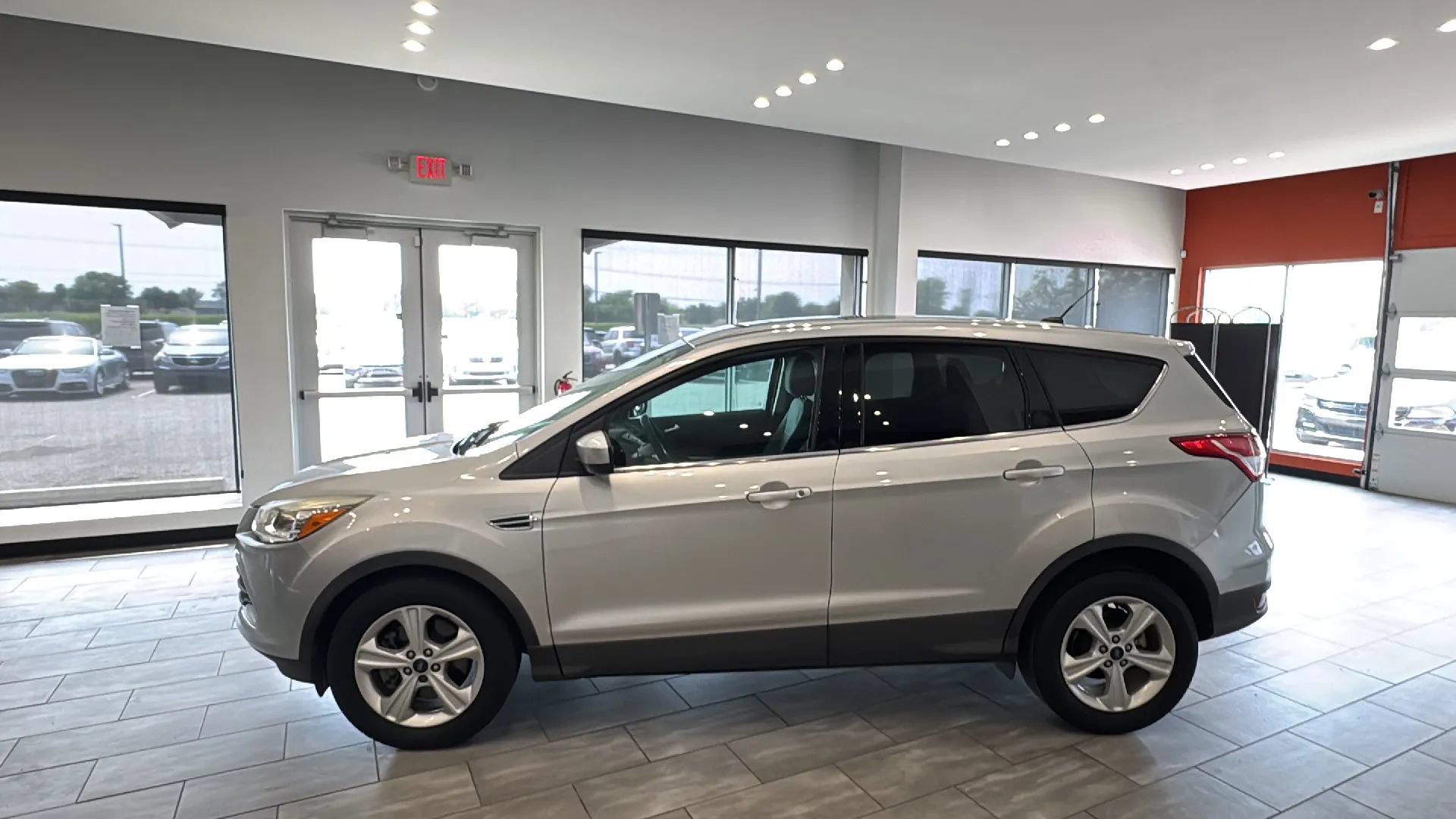 Used 2015 Ford Escape SE FWD image 10