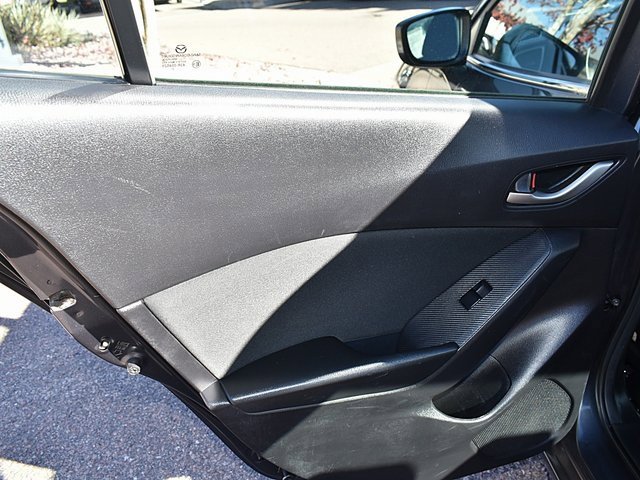 Used 2016 MAZDA MAZDA3 i Touring image 24