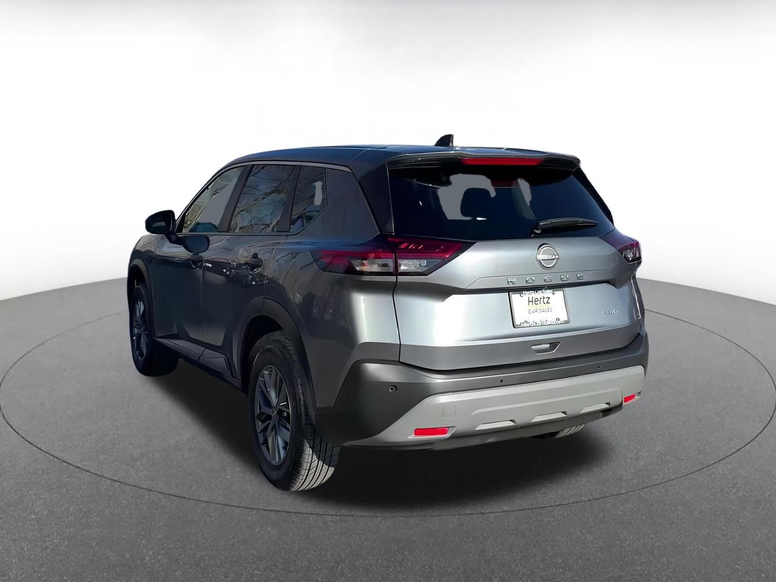 Used 2023 Nissan Rogue S image 11