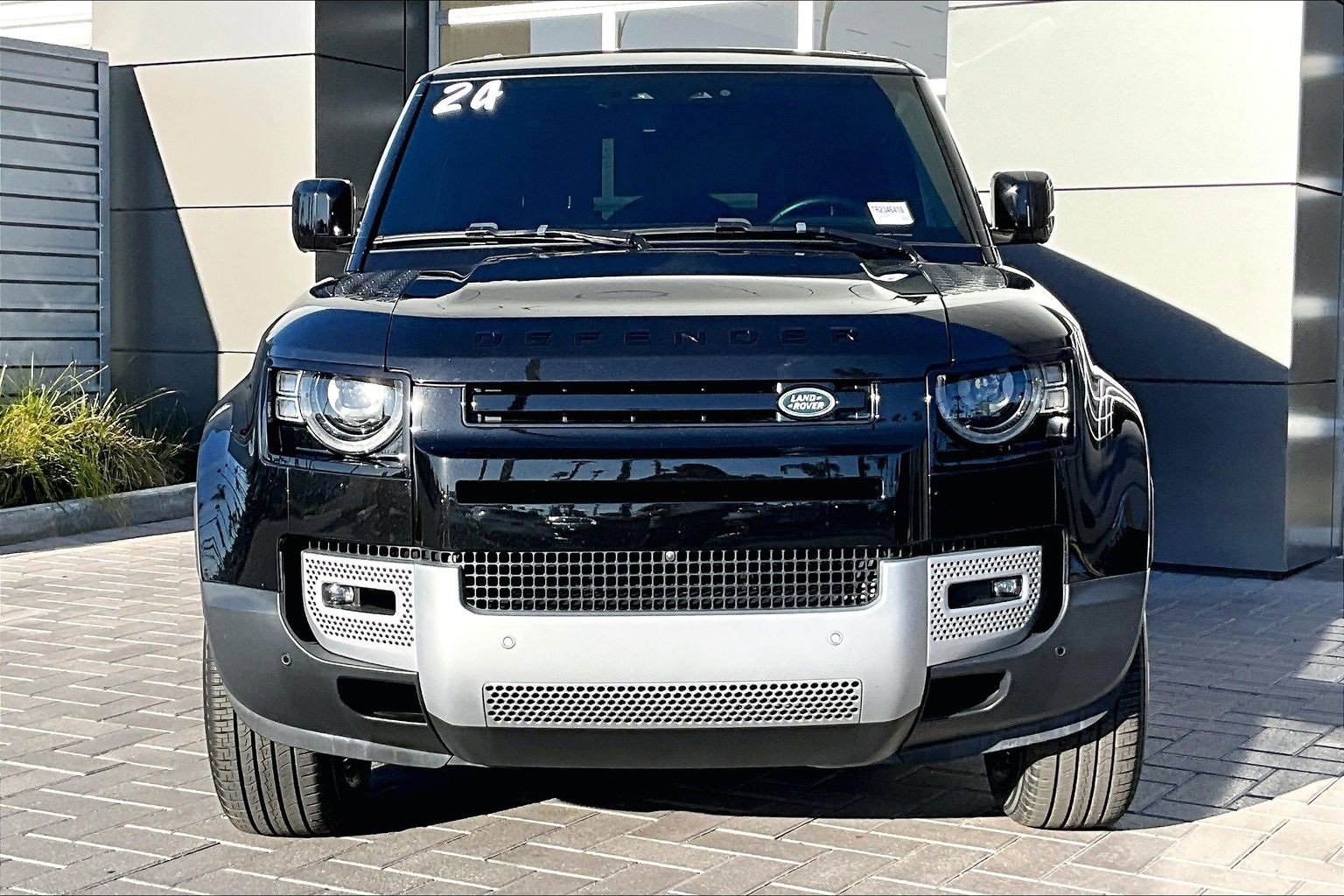 Used 2024 Land Rover Defender 110 S image 2