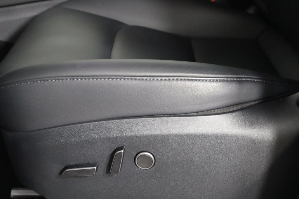 Used 2023 Tesla Model Y AWD image 21
