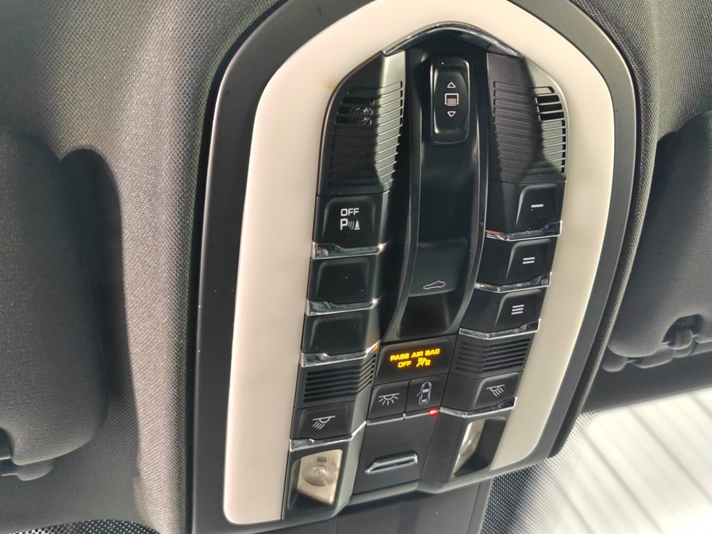 Used 2012 Porsche Cayenne image 8