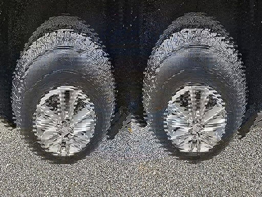 Used 2023 Chevrolet Traverse LT image 54