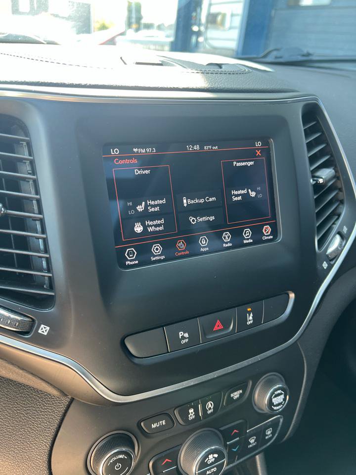 Used 2020 Jeep Cherokee Latitude Lux w/ Comfort/Convenience Group AWD/4WD image 25