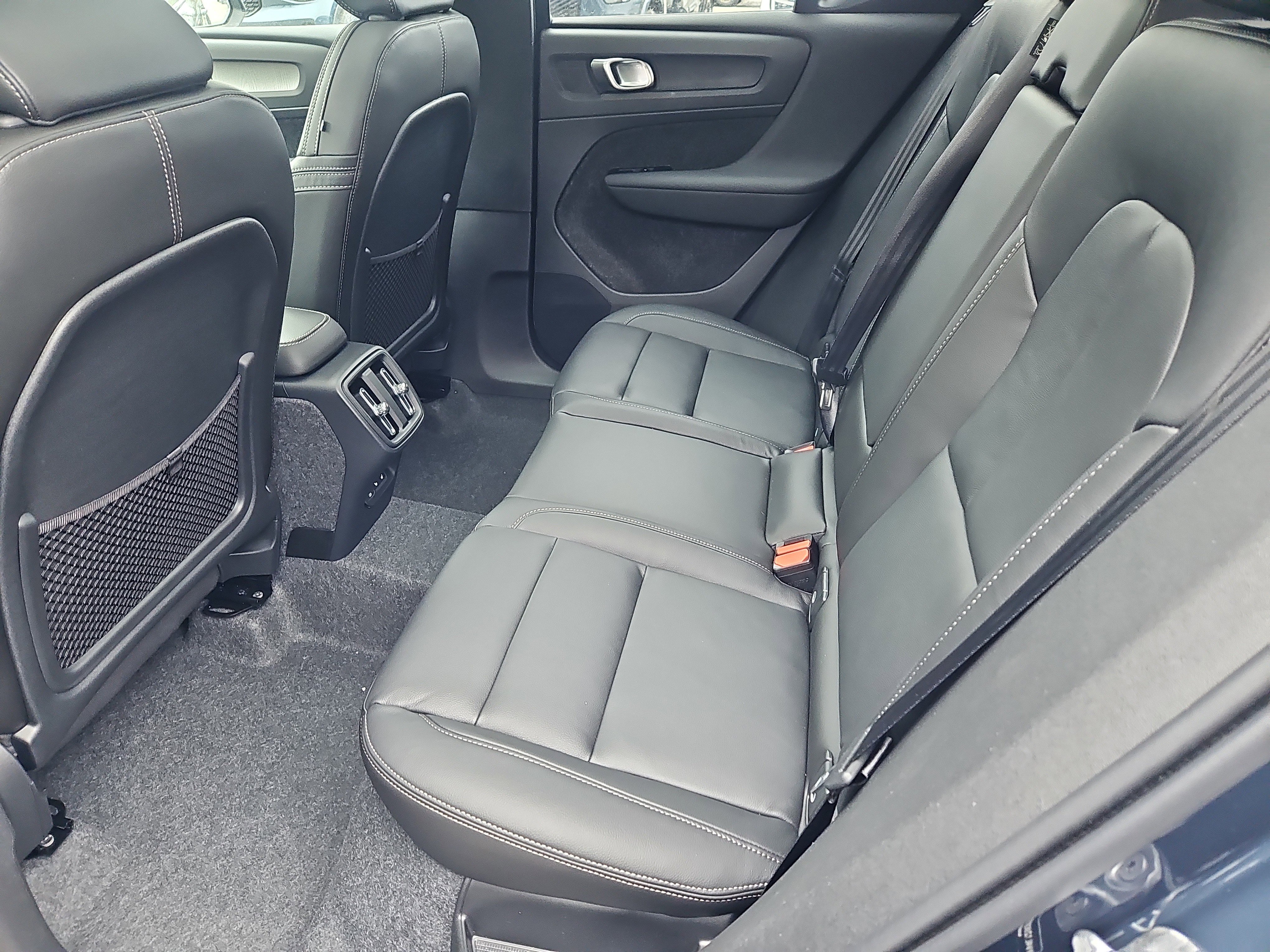 New 2026 Volvo XC40 B5 Plus w/ Protection Package Premier image 23