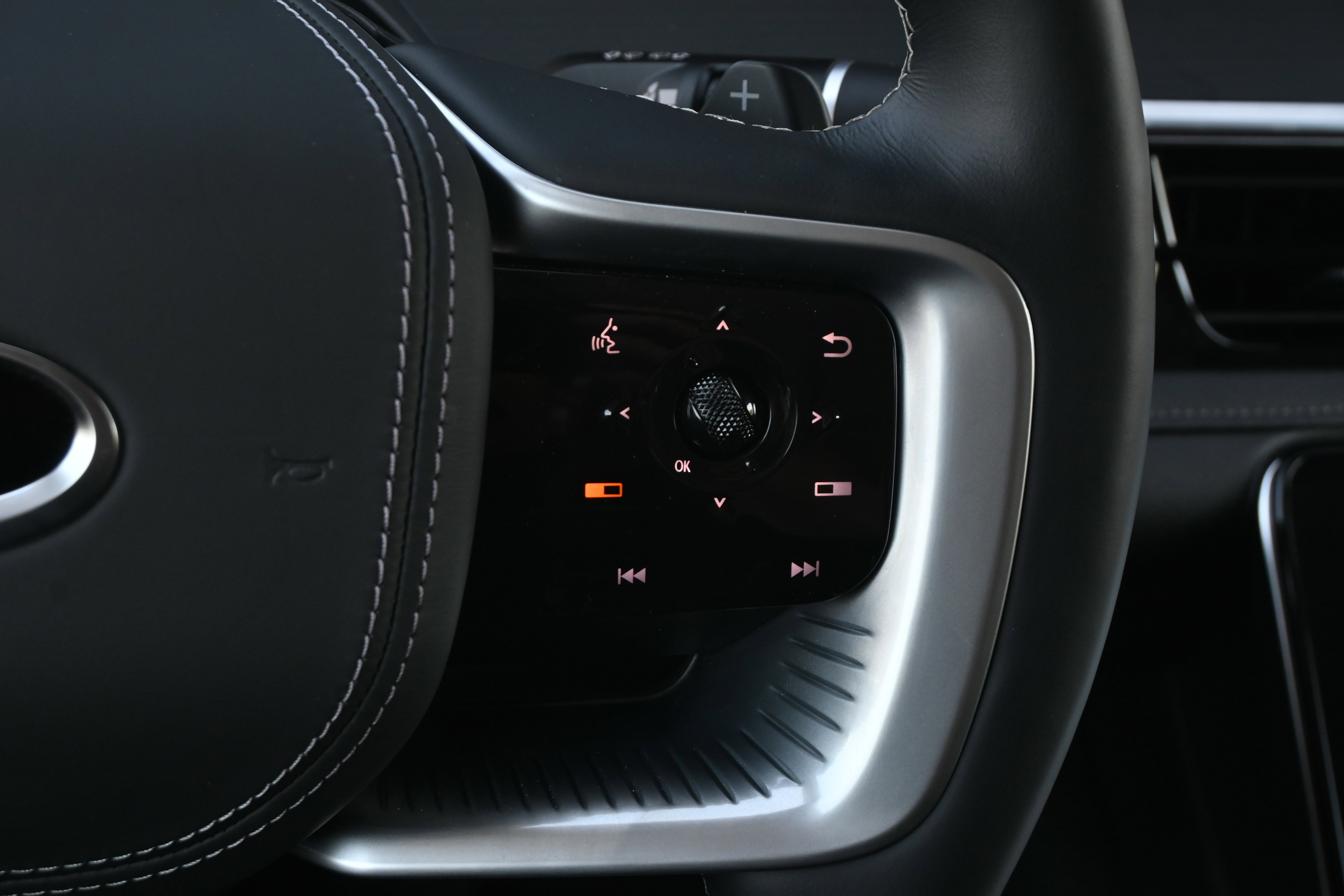 Used 2025 INFINITI QX80 Sensory AWD/4WD image 19