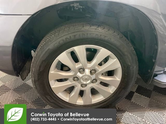 Used 2018 Toyota Sequoia Platinum image 26