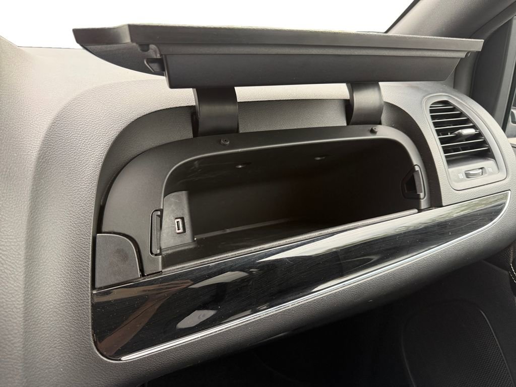 Used 2018 Dodge Grand Caravan SE FWD image 11