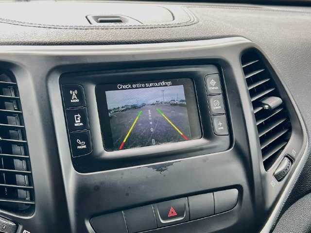 Used 2014 Jeep Cherokee Latitude w/ Trailer Tow Group FWD image 10