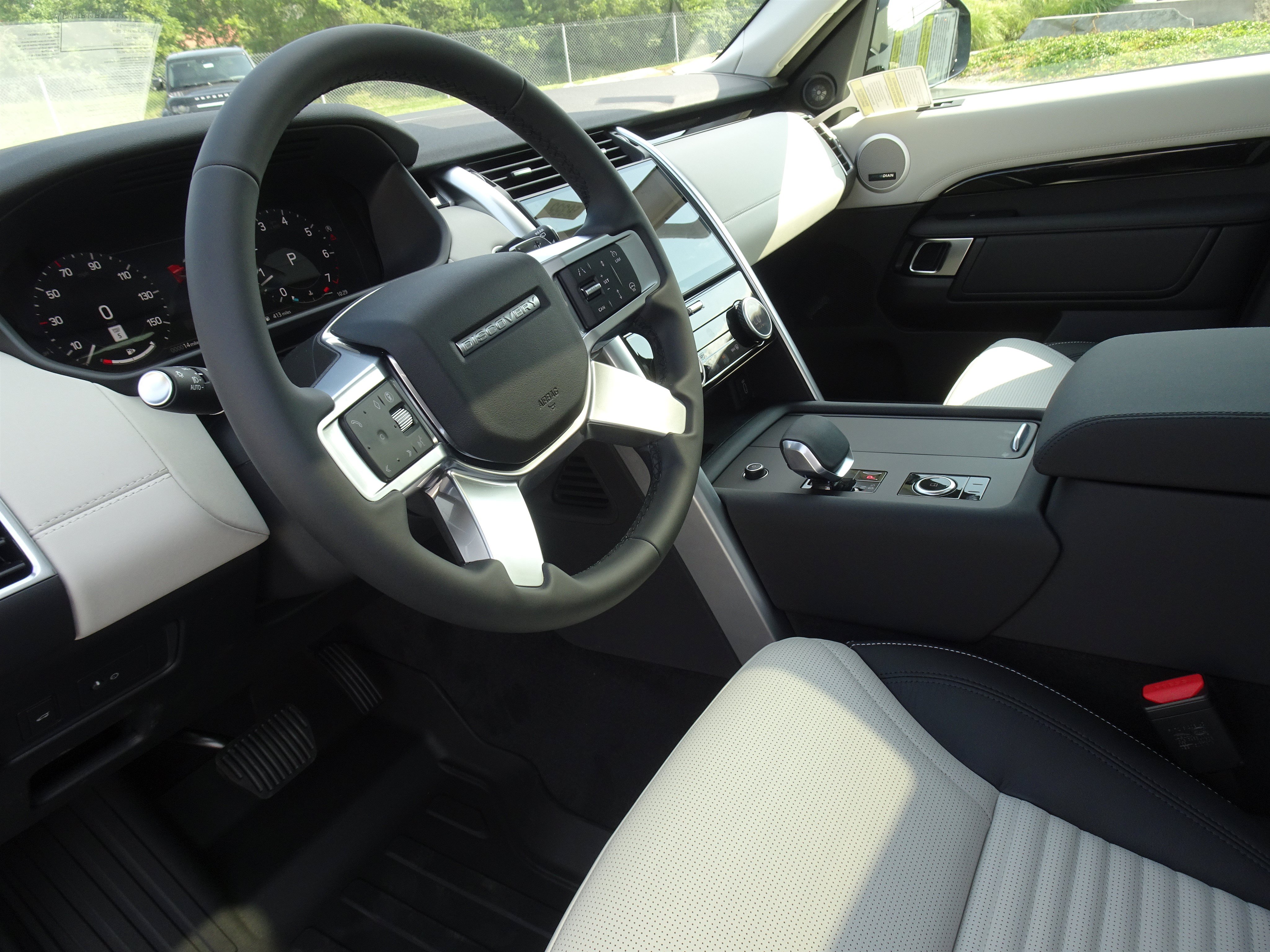 New 2026 Land Rover Discovery S AWD/4WD image 18