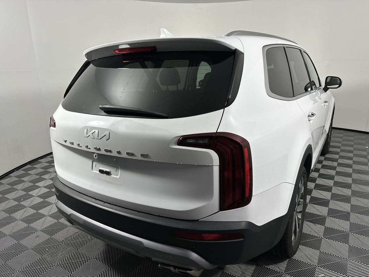 Certified 2022 Kia Telluride S FWD image 3
