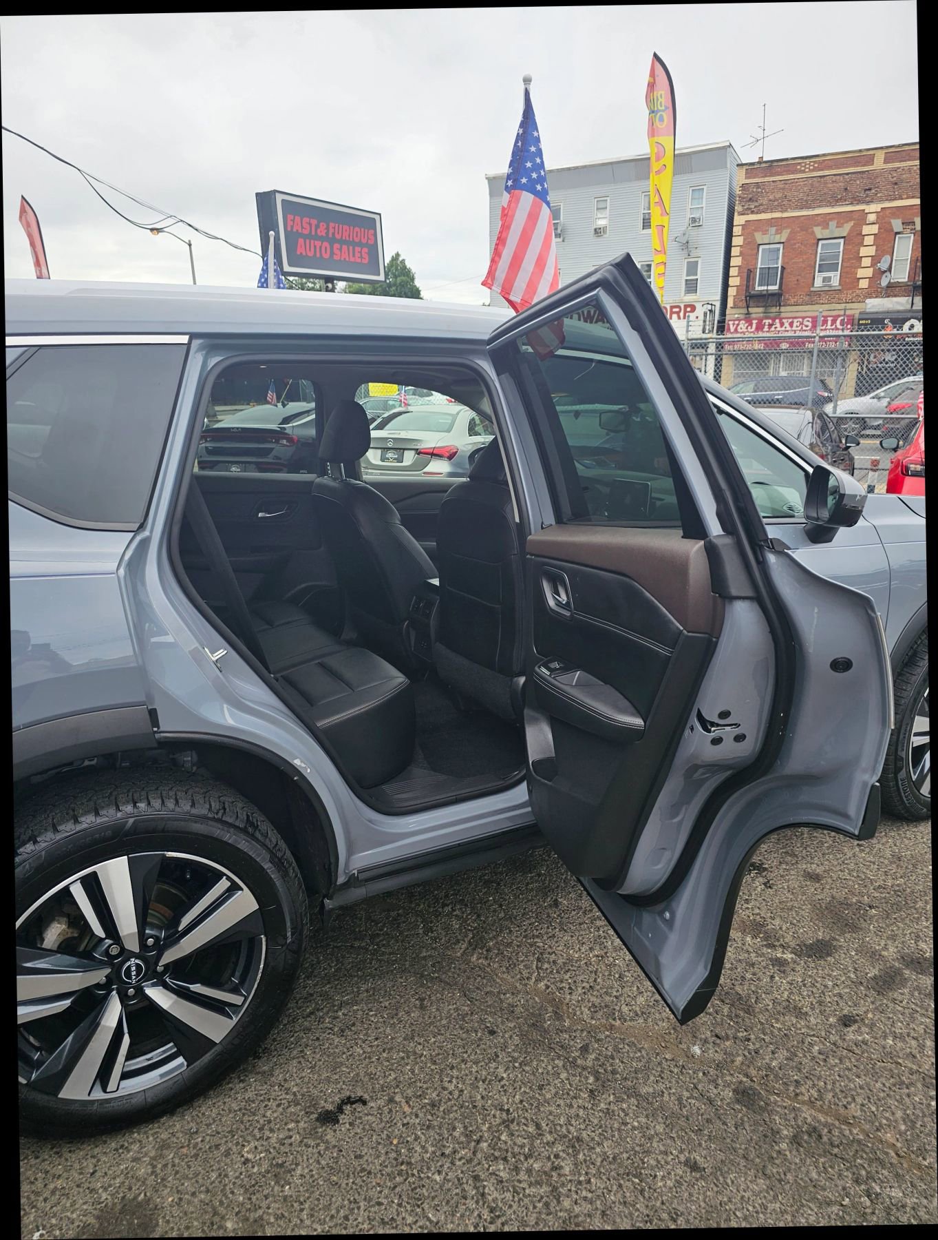 Used 2023 Nissan Rogue SL image 10