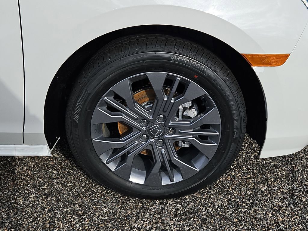 New 2026 Honda Odyssey Touring image 4