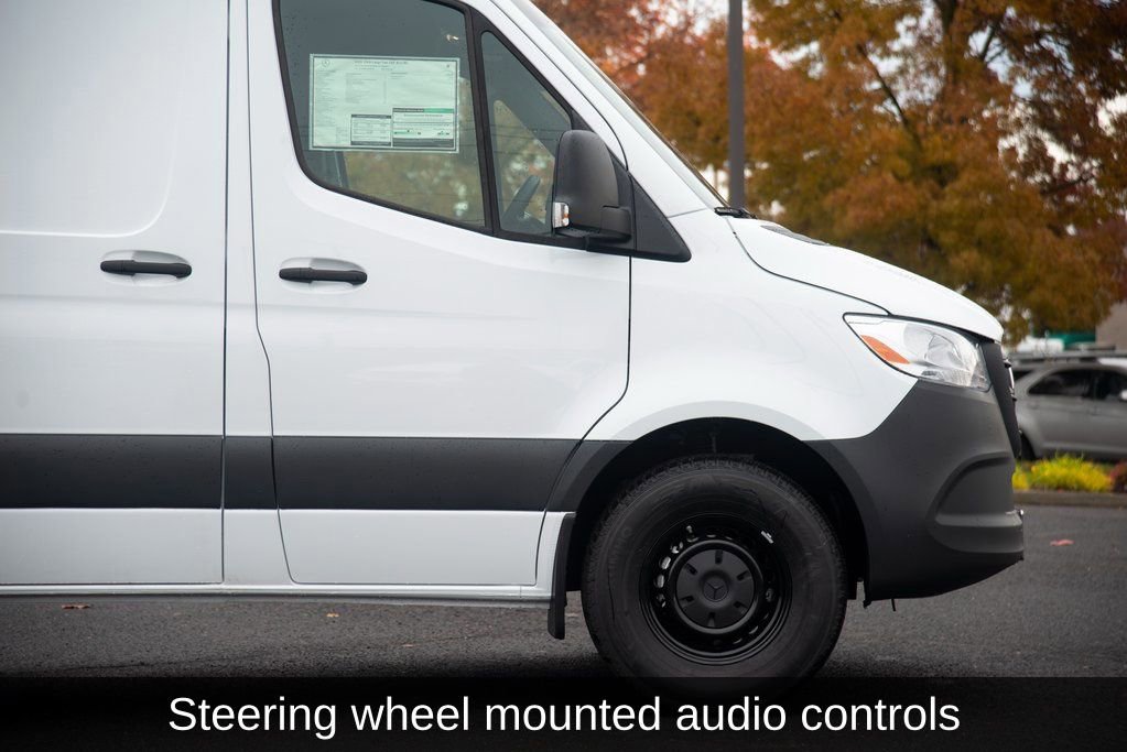 Used 2025 Mercedes-Benz Sprinter 2500 image 11