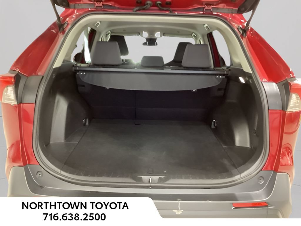 Used 2025 Toyota RAV4 XLE AWD/4WD image 15
