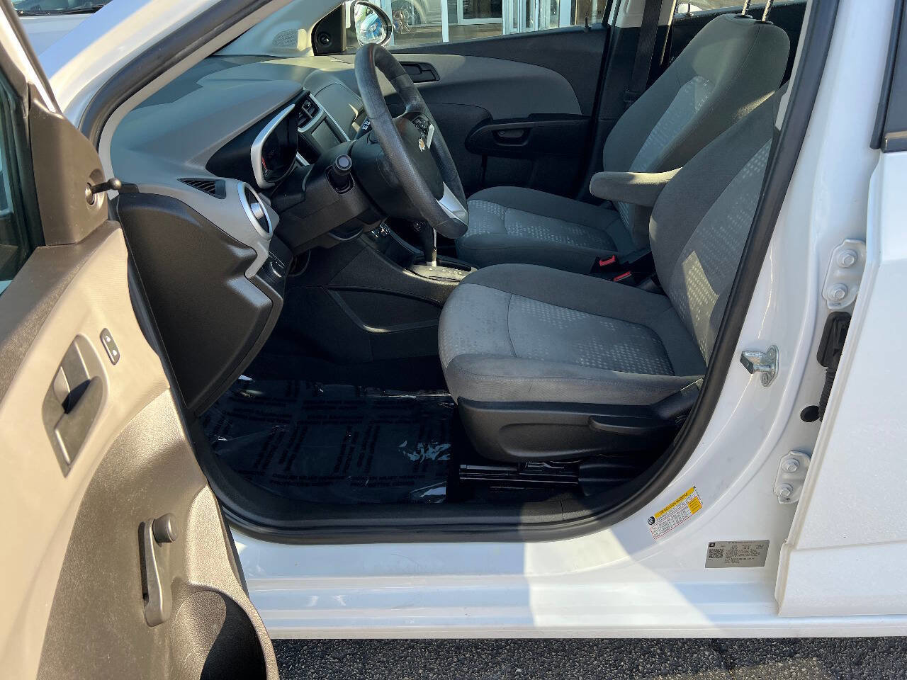 Used 2017 Chevrolet Sonic LT image 19