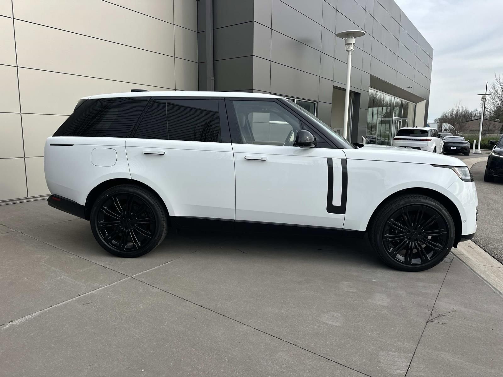 New 2026 Land Rover Range Rover SE AWD/4WD image 4