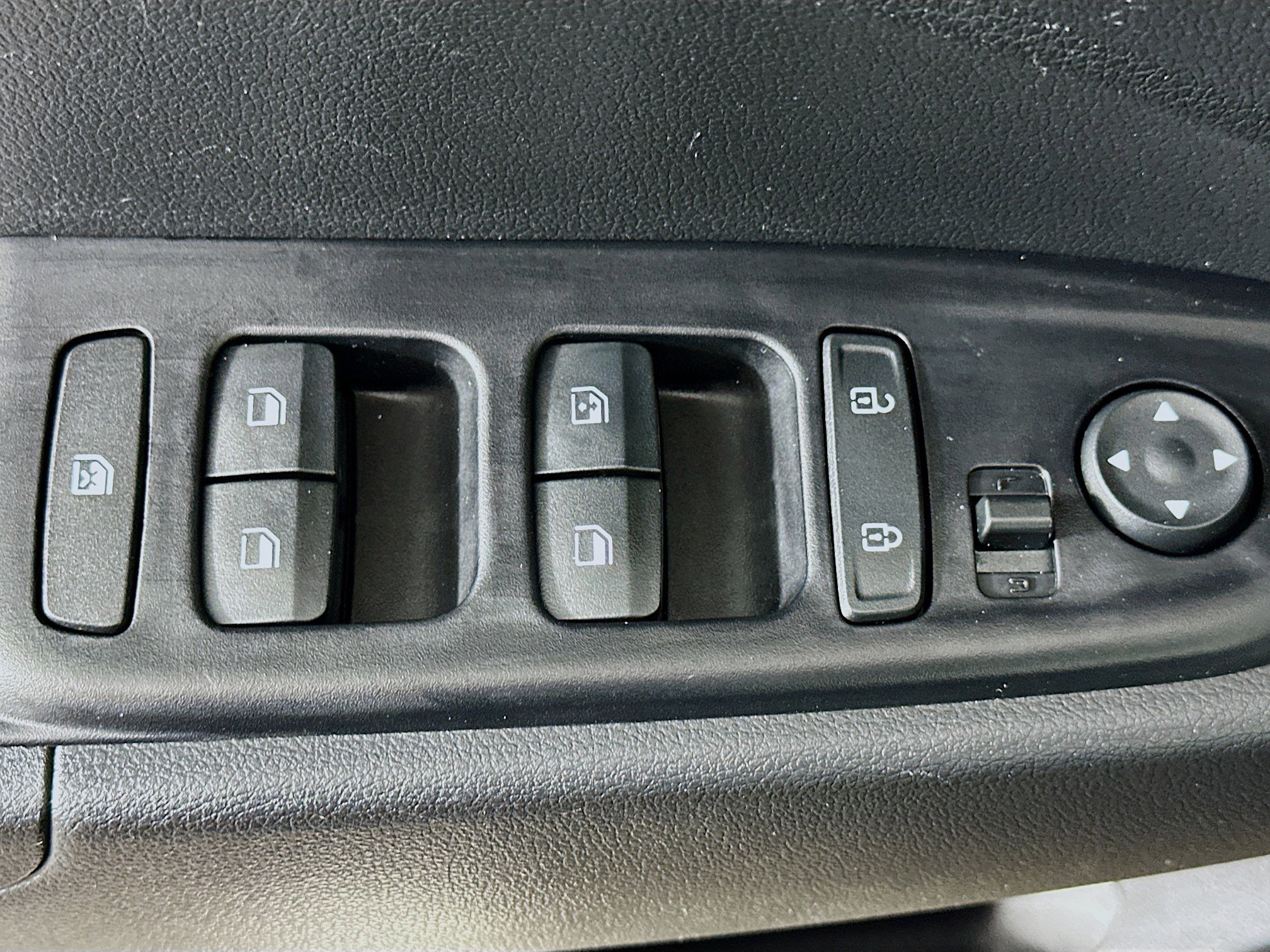 Used 2024 Hyundai Venue SEL image 15