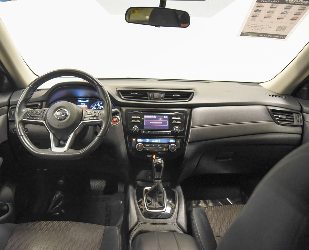 Used 2017 Nissan Rogue SV w/ Midnight Edition image 27