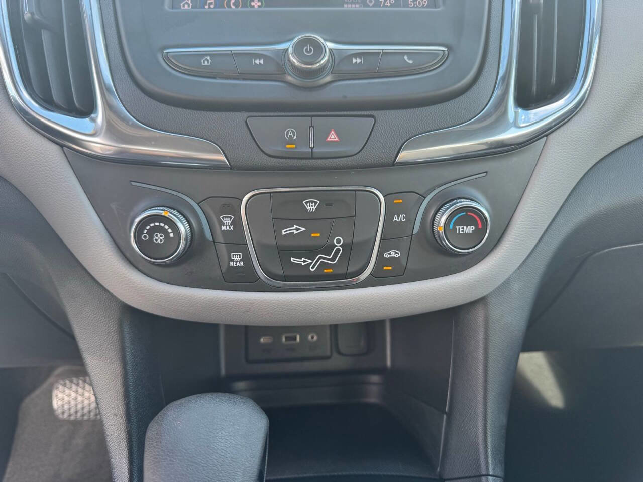 Used 2023 Chevrolet Equinox LS AWD/4WD image 26