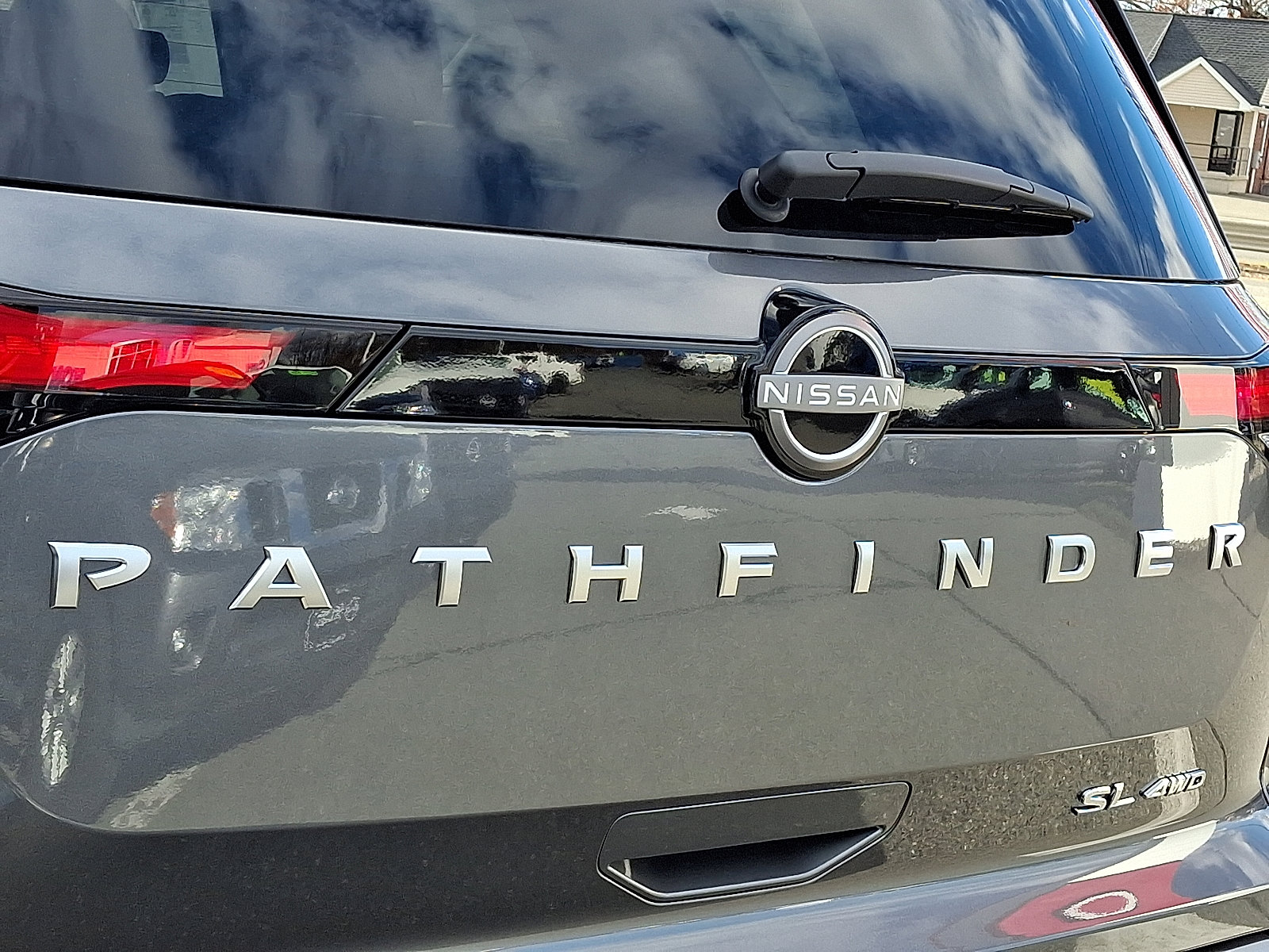 New 2025 Nissan Pathfinder SL image 18