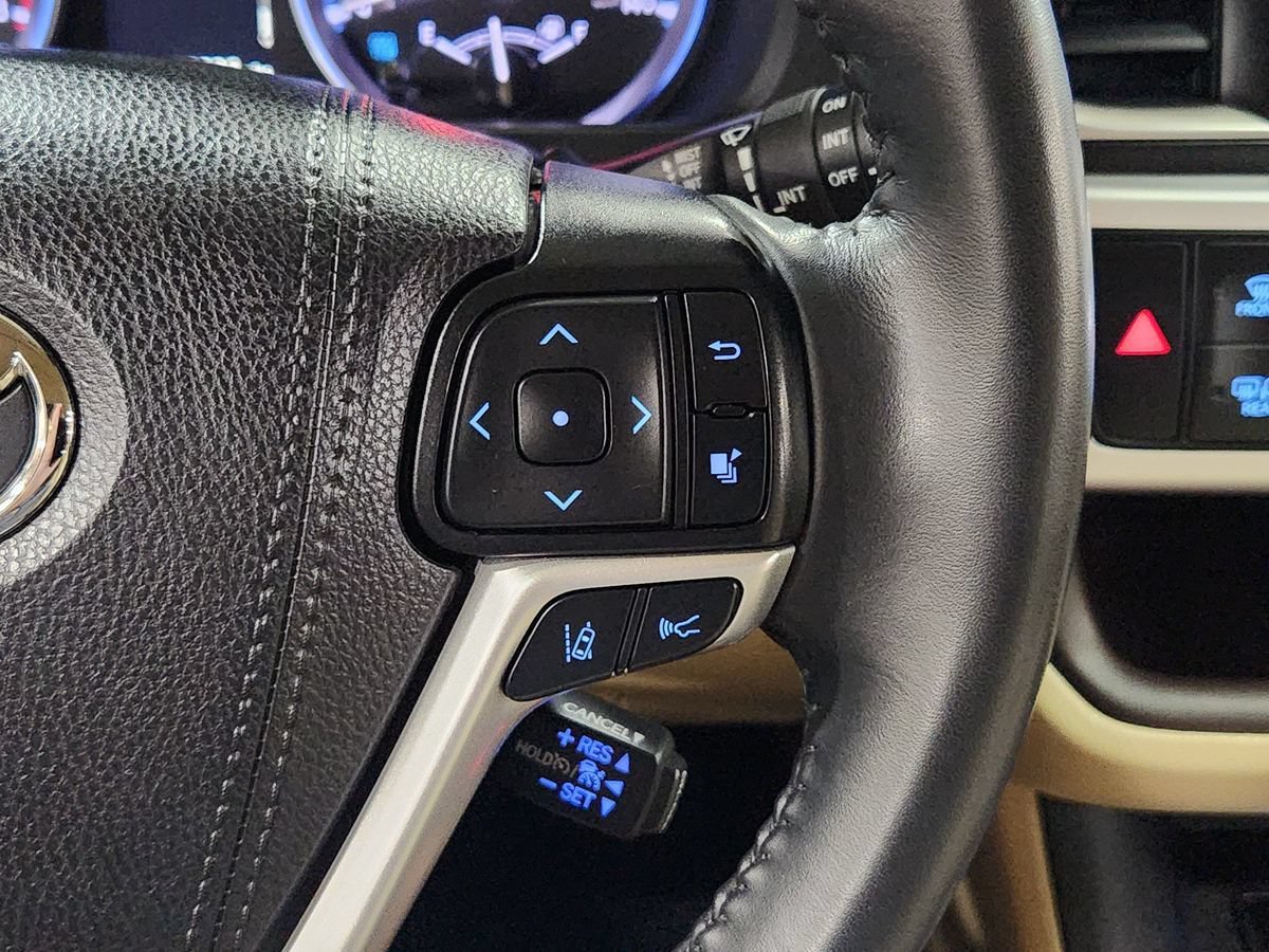 Used 2019 Toyota Highlander XLE FWD image 51