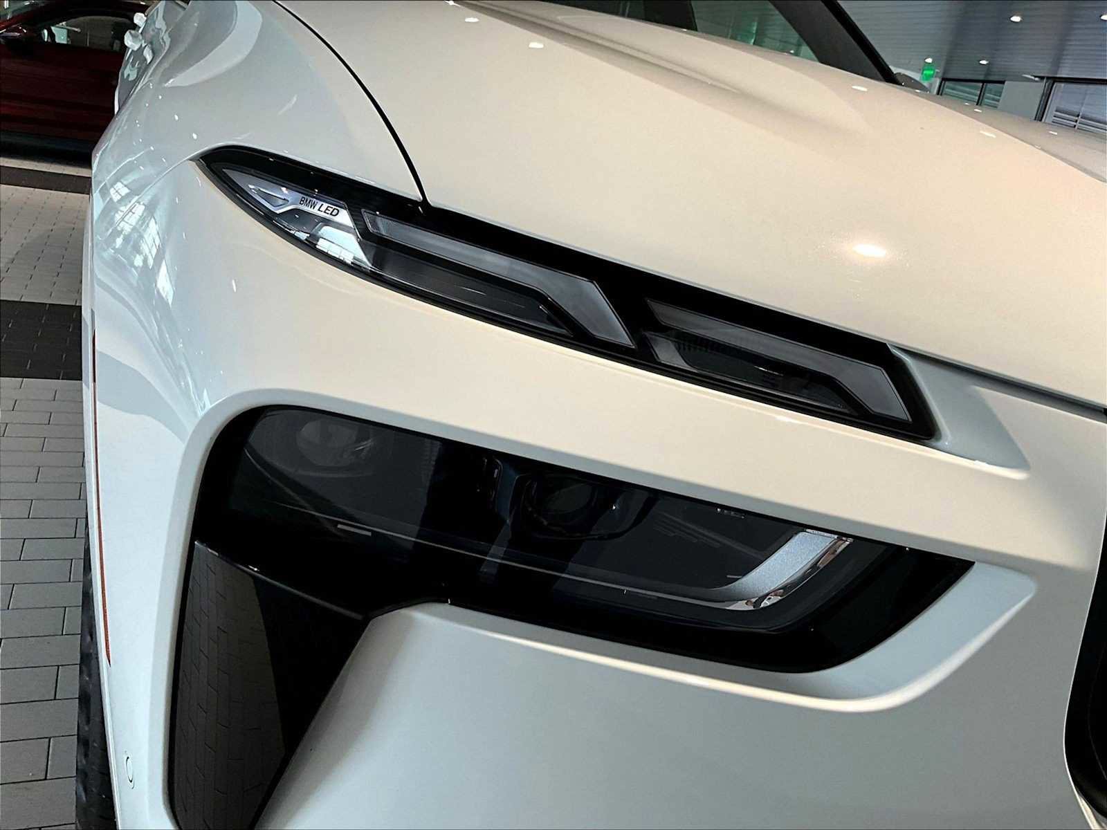 Used 2025 BMW X7 xDrive40i w/ M Sport Package image 15