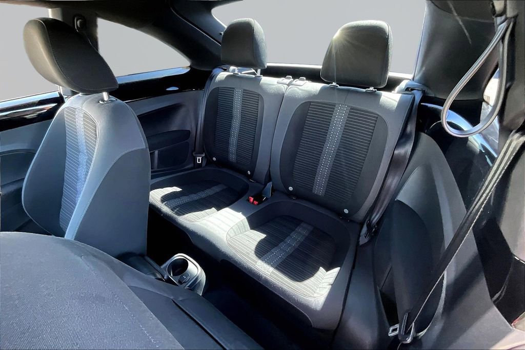 Used 2014 Volkswagen Beetle R-Line FWD image 19