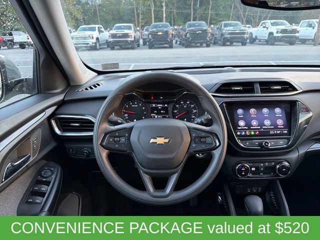 Used 2023 Chevrolet TrailBlazer LT w/ Convenience Package AWD/4WD image 2