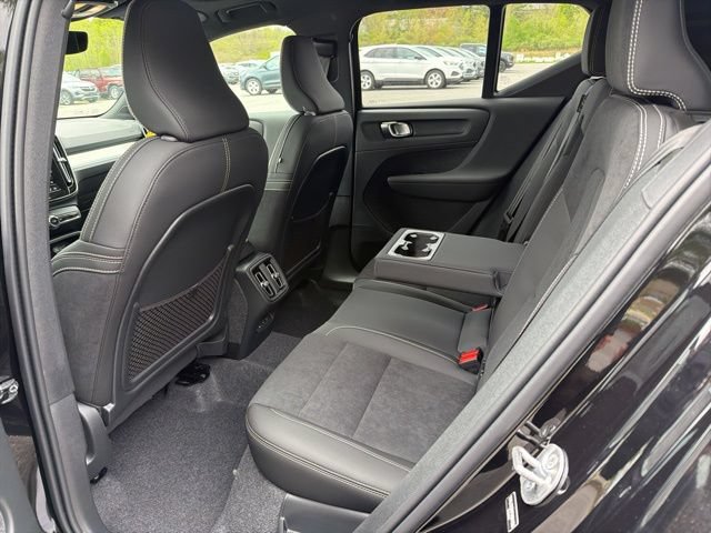New 2026 Volvo XC40 B5 Ultra w/ Protection Package Premier AWD/4WD image 7