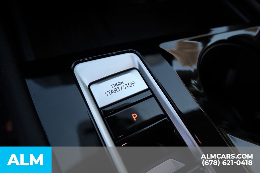 Used 2025 Volkswagen Atlas SE image 37
