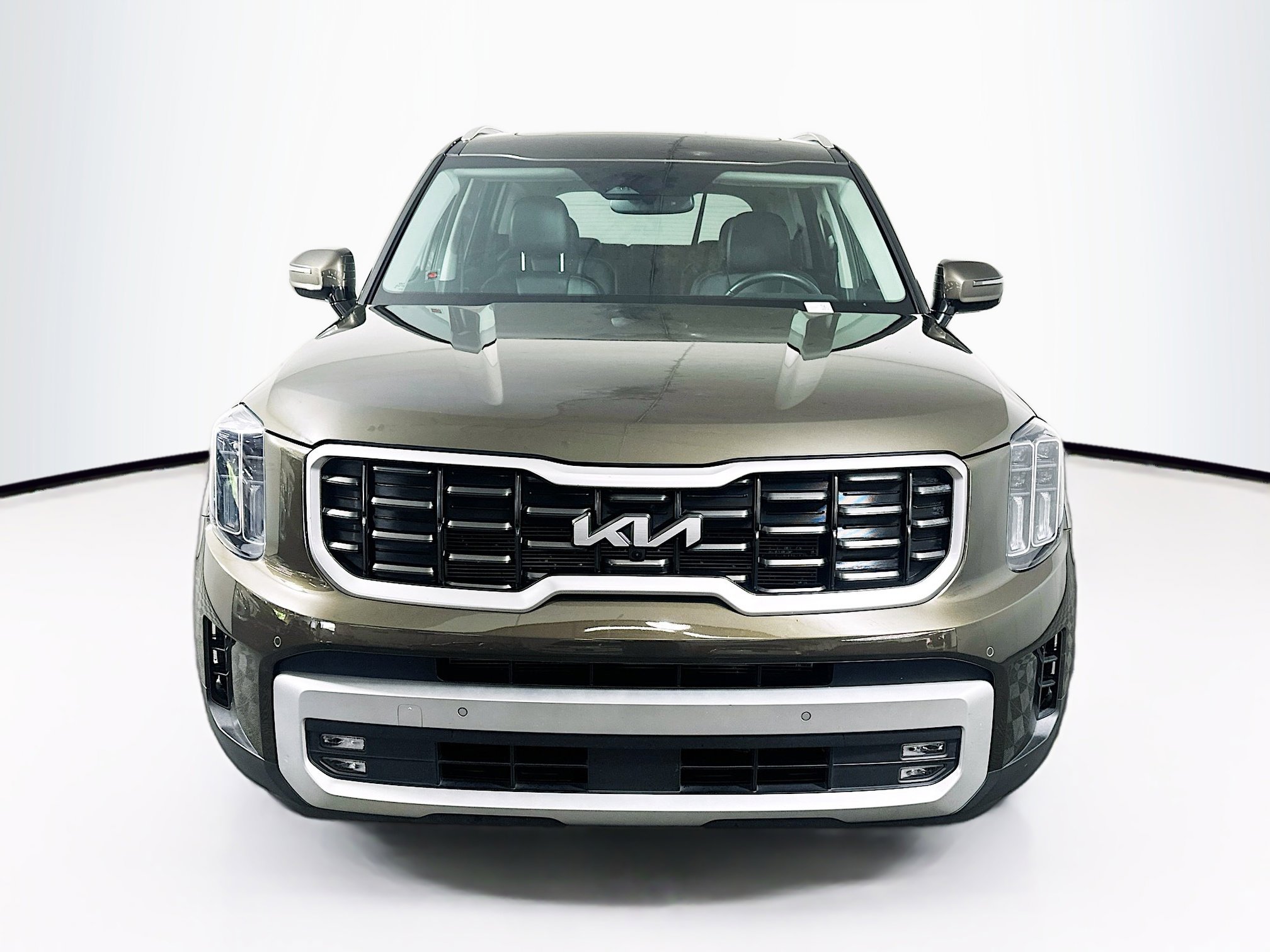 Used 2024 Kia Telluride SX FWD image 2