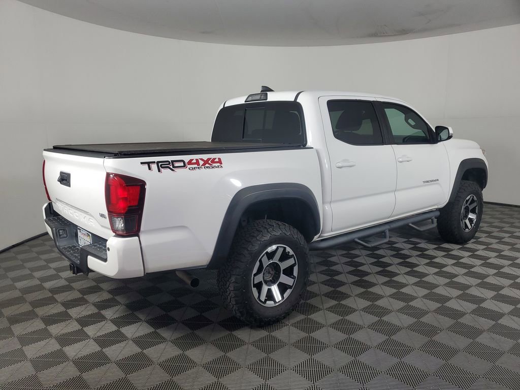 Used 2019 Toyota Tacoma TRD Off-Road image 4