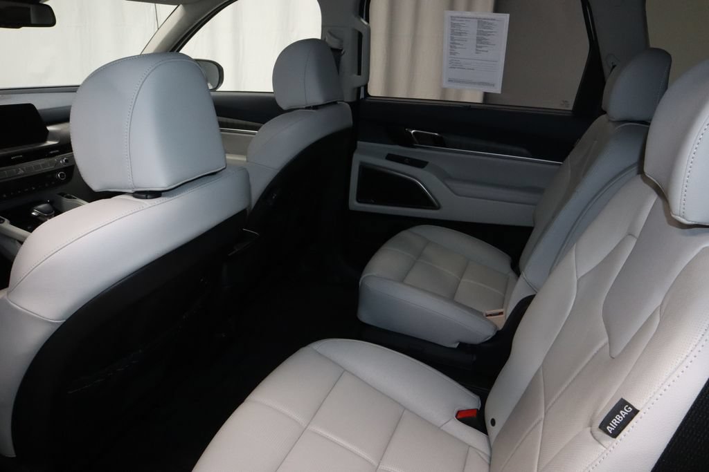 Used 2024 Kia Telluride EX w/ EX Captain's Chair Package AWD/4WD image 21