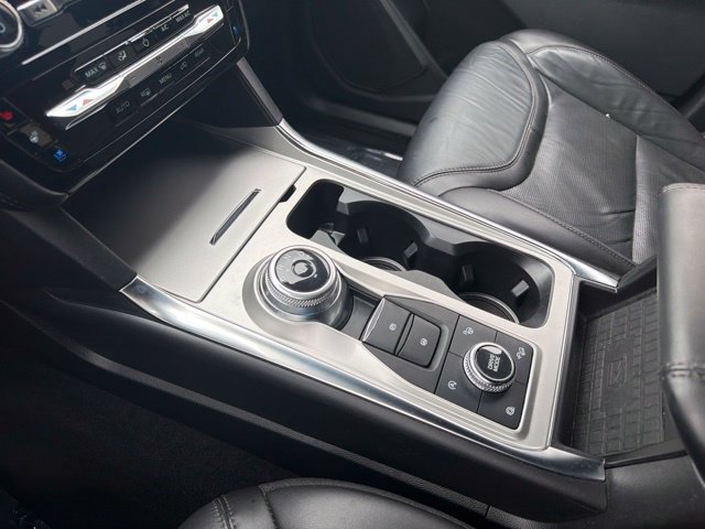 Used 2022 Ford Explorer Platinum w/ Equipment Group 601A AWD/4WD image 34