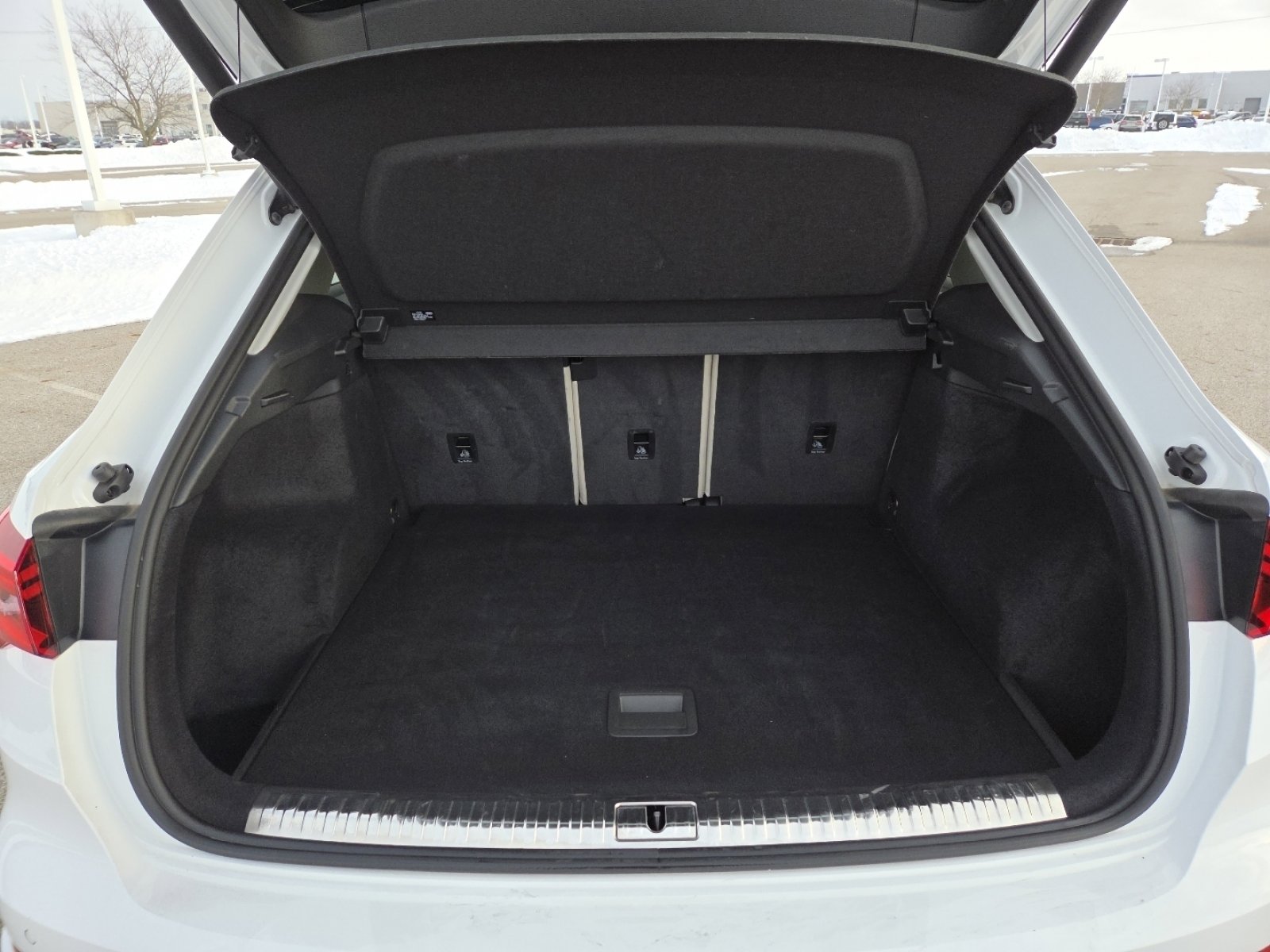 Used 2025 Audi Q3 2.0T Premium image 19