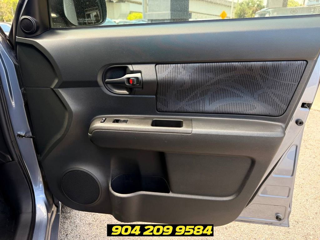 Used 2012 Scion xB FWD image 33